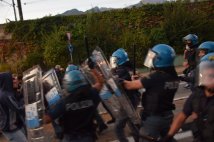 Continua la "vergogna di Stato" in Valsusa: cariche durante l'arresto di Dana