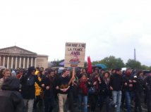 Francia - Il governo ricorre al 49-3: i manifestanti assediano l’assemblea nazionale
