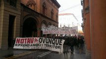 Bologna - In mille in corteo in solidarietà con la Val Susa