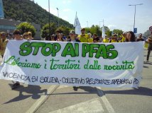 In migliaia a Trissino, in difesa dell'acqua e dei beni comuni