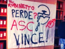 Venezia - L'Assemblea Sociale per la Casa ottiene gli allacciamenti dell'acqua per le case occupate