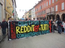 Reggio Emilia - 1 Maggio 2012//Obiettivo sicuro: reddito per tutt*!
