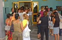 Precari sul tetto del provveditorato a Benevento: "No ai licenziamenti di massa"