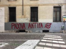 Padova - Fascisti vandalizzano la sede del Catai