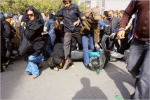 Iran - I manifestanti scendono di nuovo in piazza sfidando la violenza della polizia 