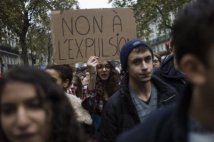 Francia - Ancora in piazza per la regolarizzazione dei sans papiers