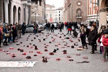 Vicenza- 115 paia di scarpe contro la violenza sulle donne