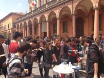 Bologna - Làbas contro il carovita in Piazza Verdi