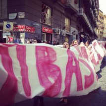 Napoli: corteo selvaggio contro la violenza sulle donne