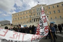 Grecia davanti al parlamento