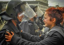 Bulgaria - Nuove proteste dopo il blocco del Parlamento, caricato dalla polizia 