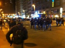 Madrid - La polizia carica la manifestazione per la libertà degli arrestati durante la Marcia della dignità