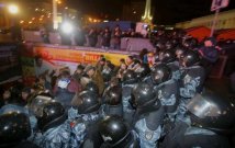 Ucraina: la rivolta assedia i palazzi del potere