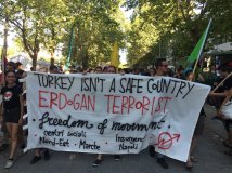 Salonicco - "Erdogan terrorist!", il NoBorderCamp a fianco della Turchia che resiste