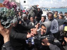 Foto immigrati a Lampedusa