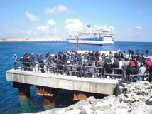 Foto immigrati a Lampedusa