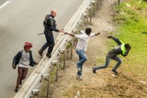 Francia - Calais: un migrante adolescente ucciso da un treno merci all'imbocco del tunnel sotto la manica