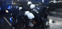 Amburgo - Rimangono in carcere i sei italiani arrestati durante le mobilitazioni contro il G20