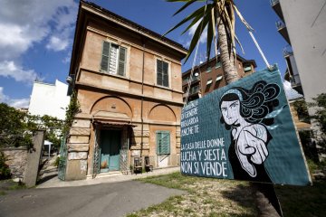 Il centro antiviolenza “Lucha y Siesta” di Roma è stato assolto dall’accusa di occupazione di immobile