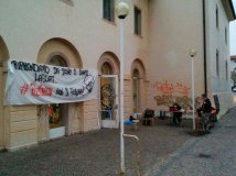 Trento - Il collettivo Refresh occupa l'ex mensa di S. Chiara - verso il #10O