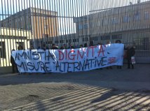 Ancona - Amnistia subito! Presidio al carcere di Montacuto