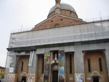 Padova - Sulla Basilica del Santo, la protesta continua 