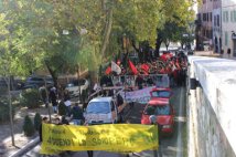 Perugia 14N - Trecento persone in piazza dietro l'Apecar