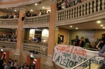  #occupyvenice contesta il banchiere Profumo all'università di Ca' Foscari
