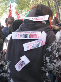 Perugia 17 novembre - Corteo studentesco #sMONTIamoli