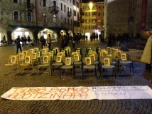 Trento - #Ayotzinapasomostodos: flash mob in piazza Duomo
