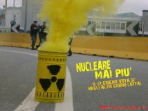 Un migliaio di bandiere gialle no nuke hanno attraversato Trino Vercellese