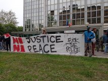 Padova risponde all’aggressione poliziesca subita da un giovane di origine africana: “No Justice No Peace!”