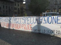 Trento - Striscione allo sciopero generale