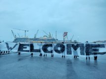 Ancona, centinaia di persone al porto per essere una unica voce di solidarietà