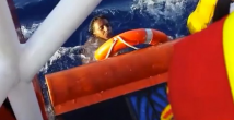 Lampedusa - Oggi nessuno osa chiamarli clandestini. L’Europa, l’Italia e un decennio di politiche fondate sulla violenza