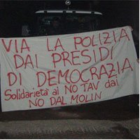 Vicenza - I No Dal Molin si conquistano il diritto a manifesatre in stazione in solidarietà con i No Tav
