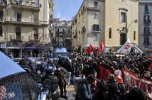 In piazza a Napoli ed a Giugliano contro la crisi