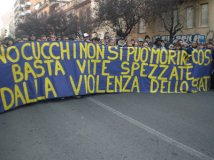 Roma - Migliaia in corteo per  Stefano Cucchi, scontri con la polizia