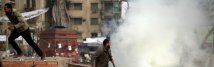 Egitto - Un passante morto negli scontri al Cairo, Morsi propone più poteri per i militari