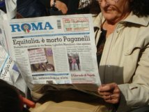 Napoli - 300 persone all'assemblea popolare contro Equitalia