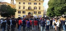 Ancona - Oltre 300 rivendicano una 'sanatoria per tutti'