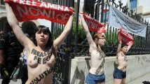 Tunisia - Arrestate tre Femen che protestavano davanti al Tribunale