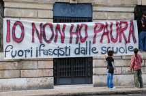 Verona - Basta aggressioni, chiudere Casa Pound - Foto del presidio