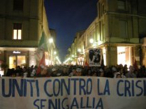Senigallia: manifesta/azione "Dimettiamo Berlusconi"