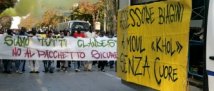 Rimini - In cinquecento sfilano contro il razzismo