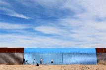 Trump insiste ancora con il muro col Messico, vite sospese lungo un confine