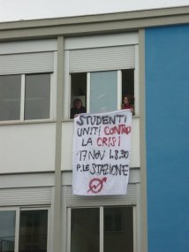Vicenza- Calati striscioni dalle scuole verso il 17 novembre
