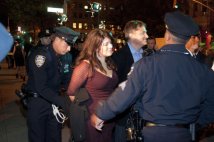 Occupy Wall Street, arrestata Naomi Wolf