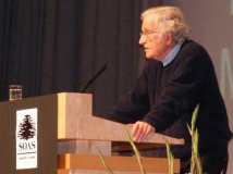 Israele impedisce l'ingresso di Noam Chomsky in Cisgiordania
