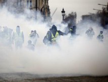 La nuova protesta dei gilets jaunes a Parigi